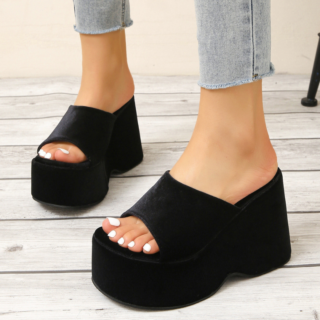RIVA™ – All-Day Walking Wedge Shoes