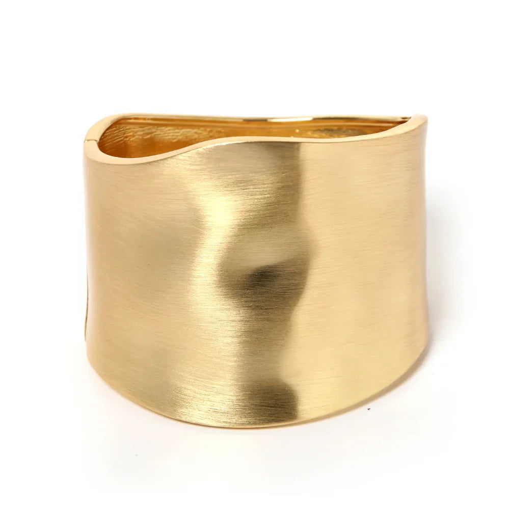 RAYNA™ – Chic Asymmetric Statement Bangle
